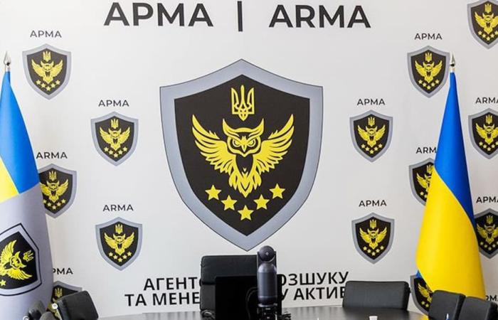 НАБУ розшукує управителя авто з АРМА, який «засвітився» у крадіжці 400 тисяч доларів