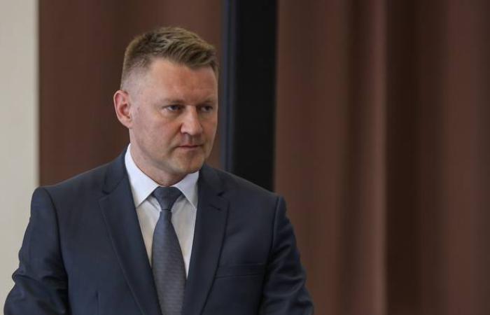 Держкомпанія на 40 тисяч людей — і претендент із зв'язками Курченка та Фірташа