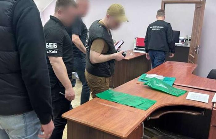Годували військових простроченим і підробляли документи — постачальники сухпайків для ЗСУ заробили на цьому 71 мільйон