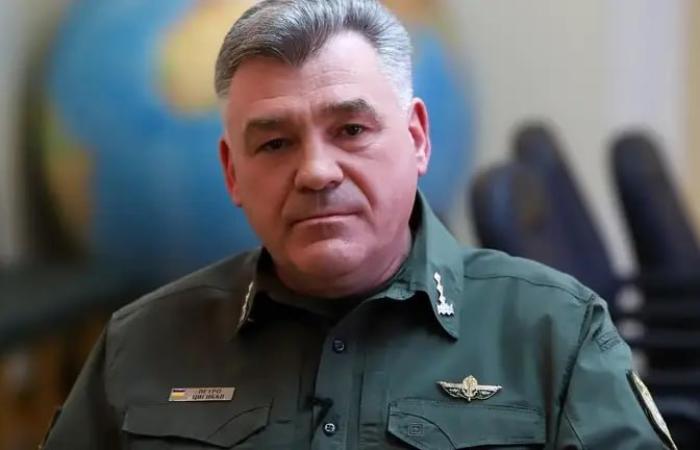 Генерал при погонах, адвокат при ділі: як ексголова ДПСУ роками ухилявся від суду