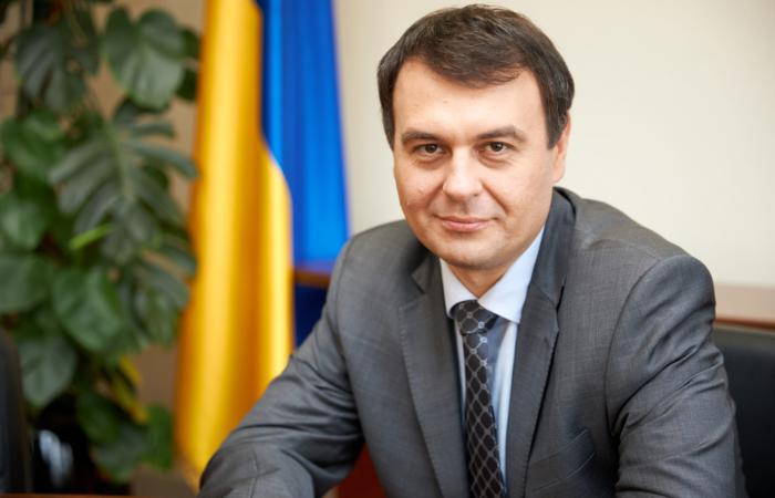 Декларація Гетманцева: родина нардепа орендує квартиру в Парижі у компанії його матері
