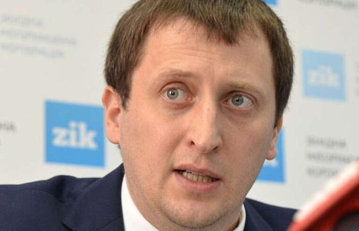 Андрій Кавецький, начальник Держгеокадастру Львівщини приніс у НАЗК 30 тисяч доларів