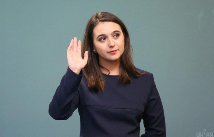 Десятирічні санкції РНБО проти Юлії Мендель: блокування активів, соцмереж та реакція Банкової