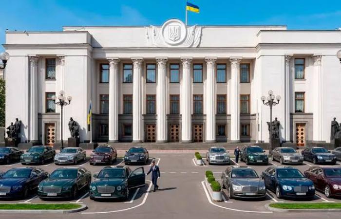Шестеро чинних нардепів їздять на Bentley
