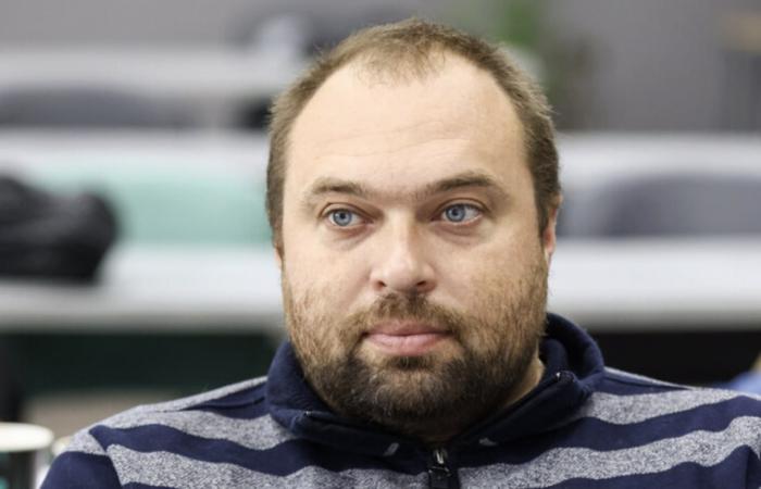 Смартфони в обхід ПДВ: як власник бренду «Ассоль» мінімізував податки через підконтрольних касирів та менеджерів