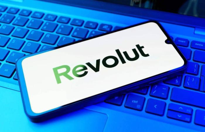 Злом фінансової платформи Revolut переріс у шантаж: хакери публікують дані клієнтів