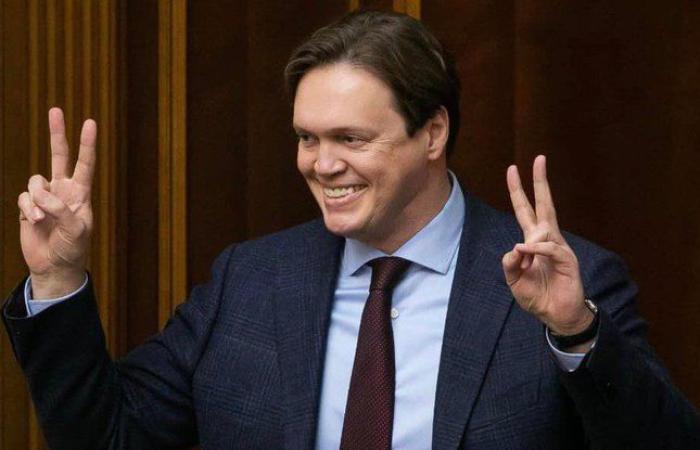 5 мільйонів хабара НАБУ і 10 мільярдів збитків: як ексголова Фонду держмайна Дмитро Сенниченко обікрав ОПЗ та ОГХК