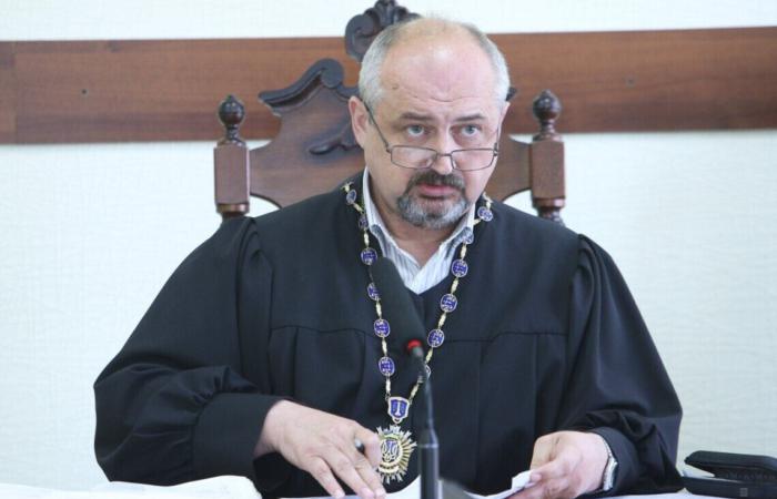 $35 тисяч у коробці з-під віскі: Велика палата Верховного Суду скасувала звільнення трьох суддів Київського апеляційного суду