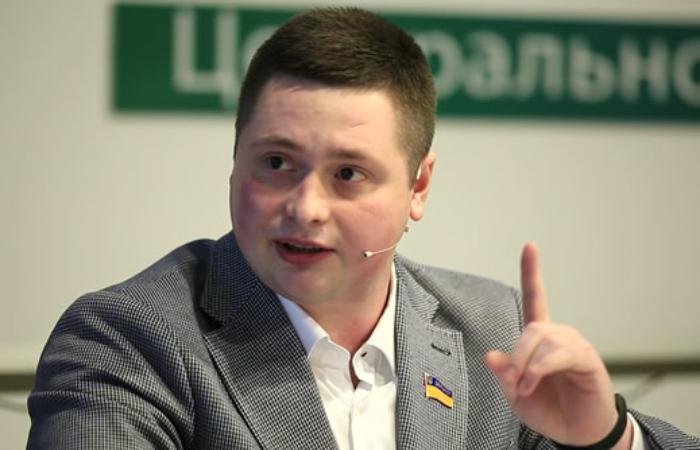 Переплата 4,3 млн грн на медобладнанні: судили депутата Кіровоградської облради Андрія Табачука